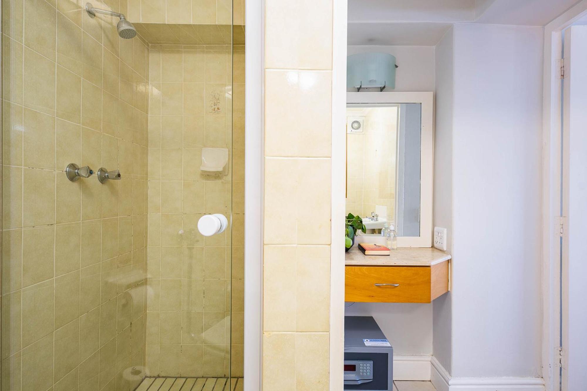 Apartment Studios- Camps Bay