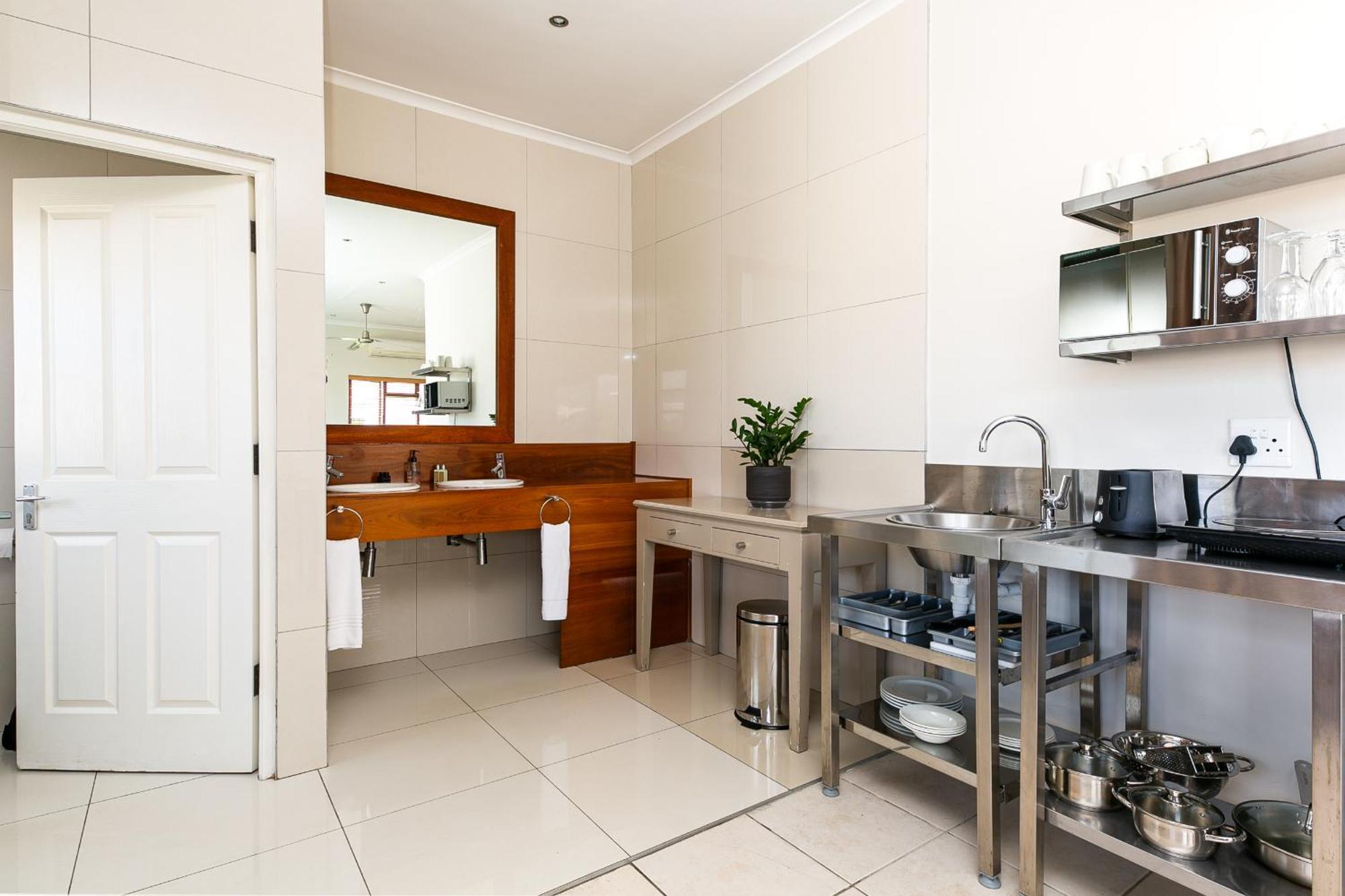 Studios- Camps Bay Apartment *